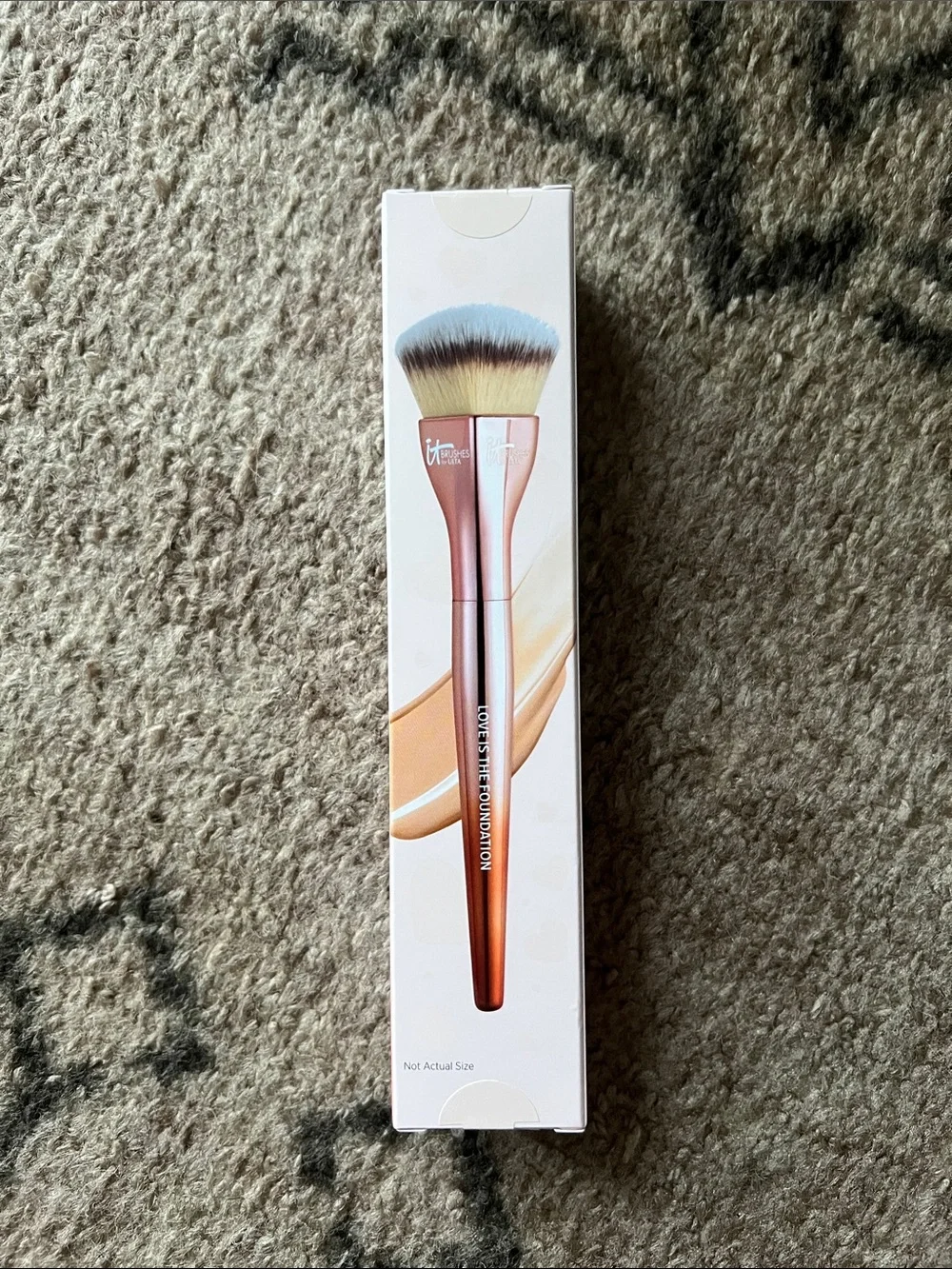 🦋NWT - IT COSMETICS Limited Edition LOVE IS THE FOUNDATION Brush